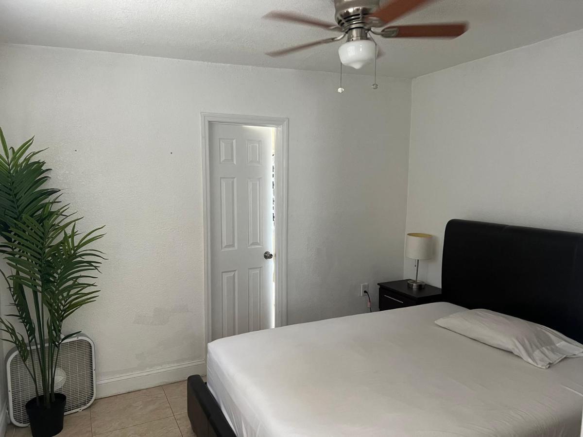 Miami Haven By Airport Villa Esterno foto